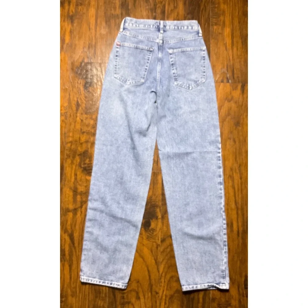 BDG Urban Outfitters High-Rise Baggy Jeans Light Wash Denim Size 25 - Picture 2 of 4